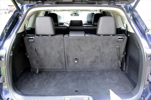 used 2022 Toyota Highlander car, priced at $40,950