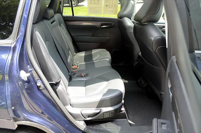 used 2022 Toyota Highlander car, priced at $40,950