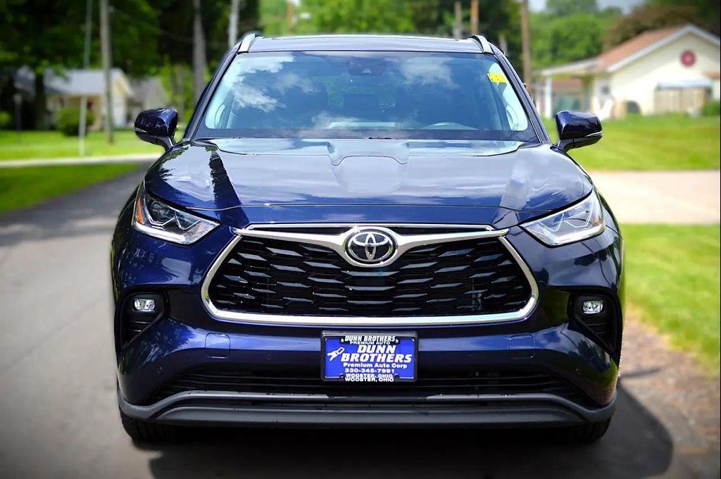 used 2022 Toyota Highlander car, priced at $40,450