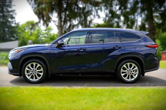 used 2022 Toyota Highlander car, priced at $40,950