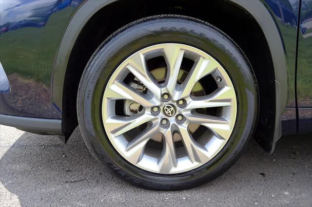 used 2022 Toyota Highlander car, priced at $40,950