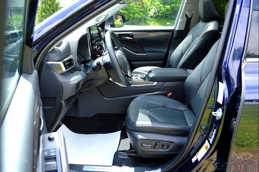 used 2022 Toyota Highlander car, priced at $40,450