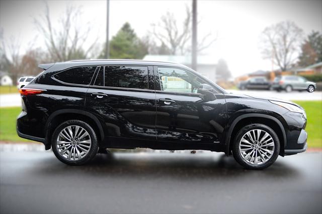 used 2022 Toyota Highlander Hybrid car, priced at $46,950