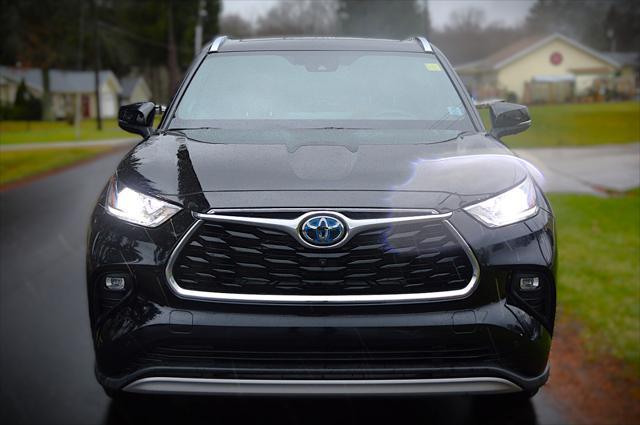 used 2022 Toyota Highlander Hybrid car, priced at $46,950