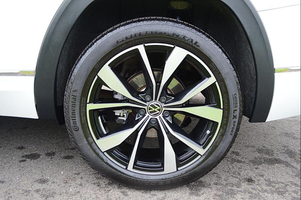 used 2024 Volkswagen Atlas car, priced at $40,950