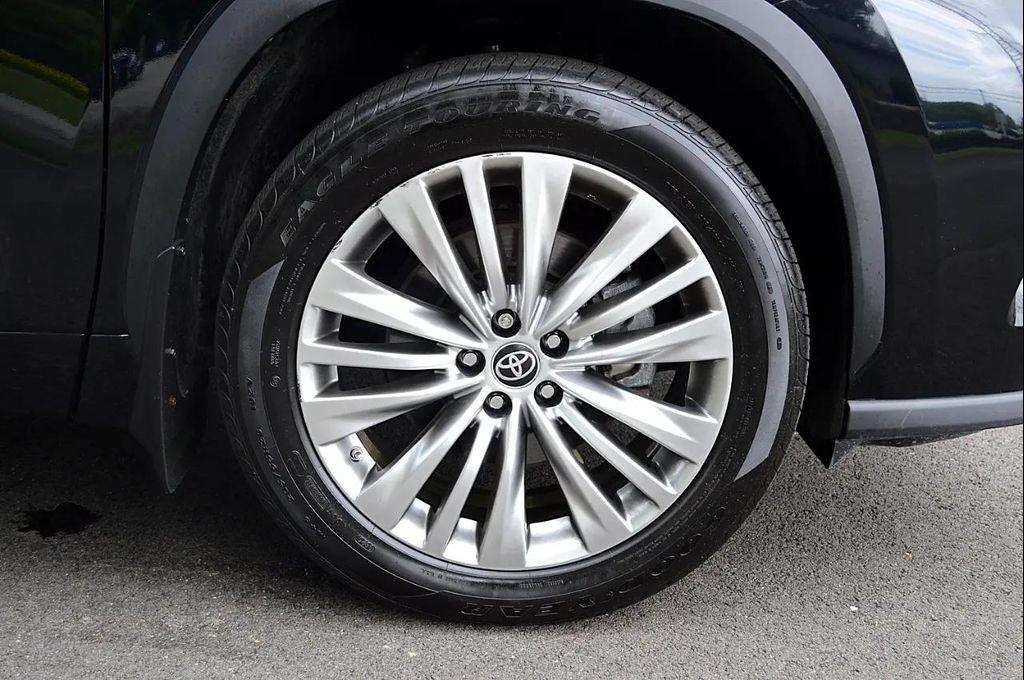 used 2023 Toyota Highlander car, priced at $39,950