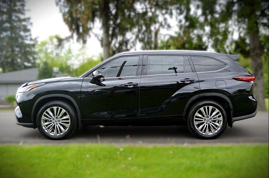 used 2023 Toyota Highlander car, priced at $39,950