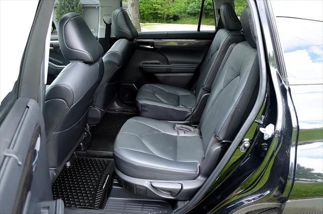 used 2023 Toyota Highlander car, priced at $43,950