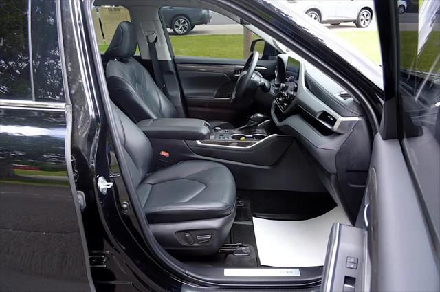 used 2023 Toyota Highlander car, priced at $43,950