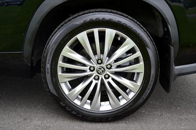 used 2023 Toyota Highlander car, priced at $43,950