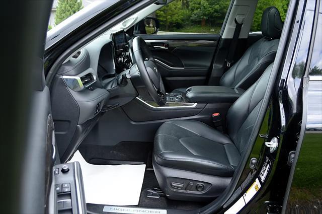 used 2023 Toyota Highlander car, priced at $43,950
