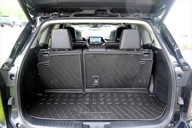 used 2023 Toyota Highlander car, priced at $43,950