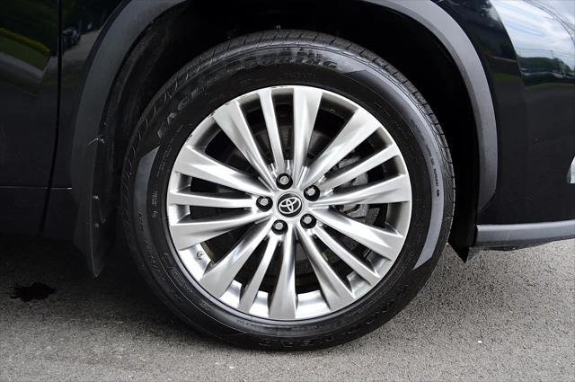 used 2023 Toyota Highlander car, priced at $43,950
