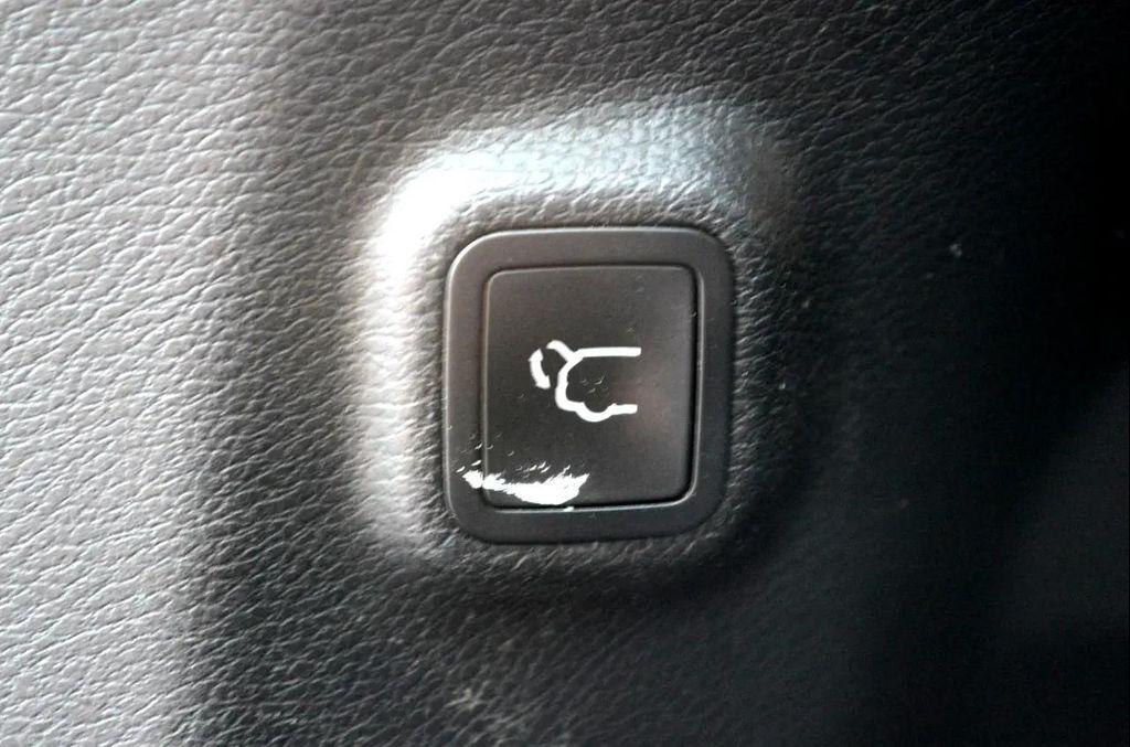 used 2022 Jeep Cherokee car, priced at $28,950