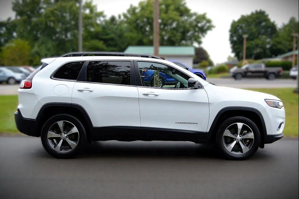 used 2022 Jeep Cherokee car, priced at $28,950