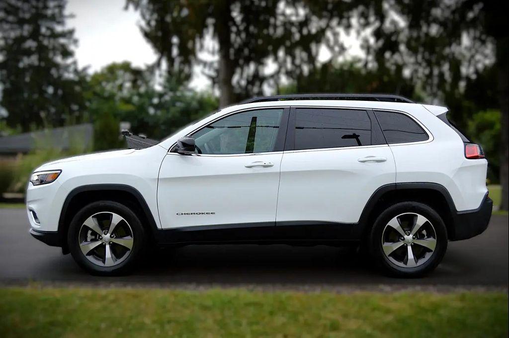 used 2022 Jeep Cherokee car, priced at $28,950