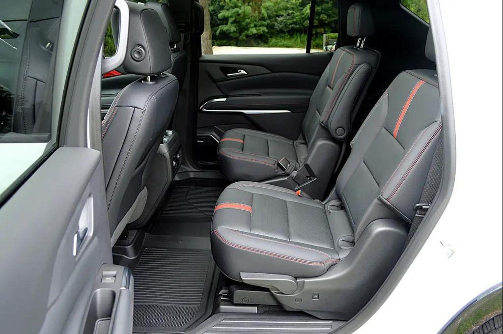 used 2024 Chevrolet Traverse car, priced at $54,950