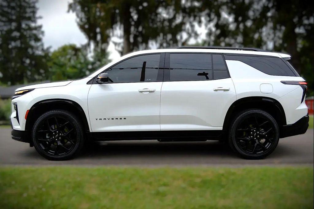used 2024 Chevrolet Traverse car, priced at $54,950