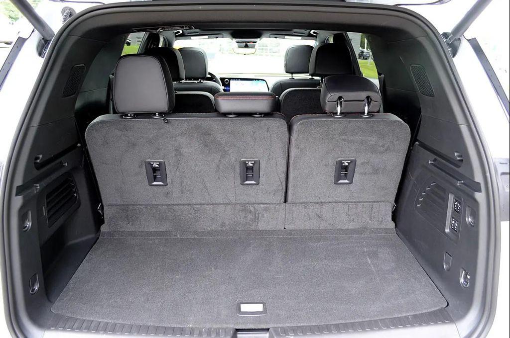used 2024 Chevrolet Traverse car, priced at $54,950