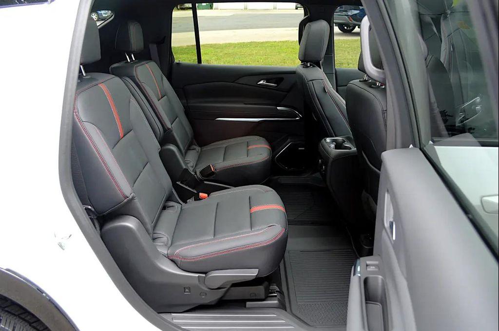 used 2024 Chevrolet Traverse car, priced at $54,950