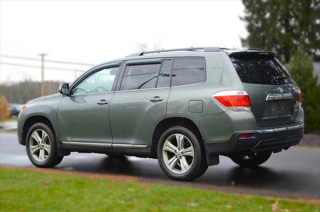 used 2013 Toyota Highlander car, priced at $10,950