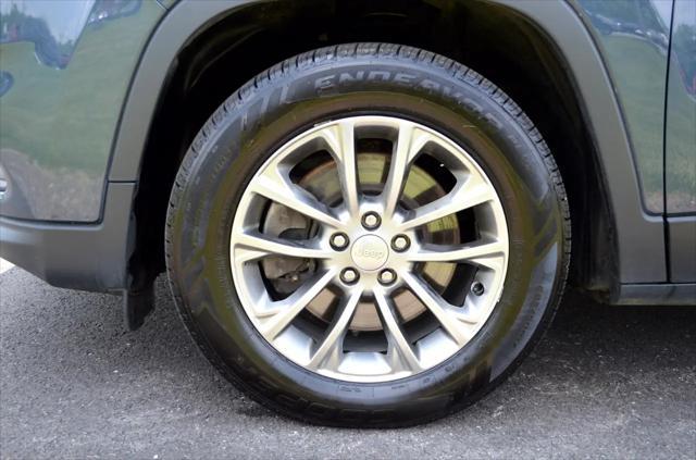 used 2020 Jeep Cherokee car, priced at $17,950
