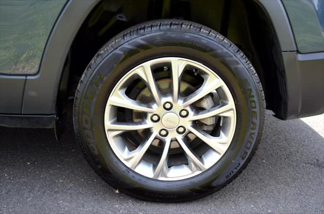 used 2020 Jeep Cherokee car, priced at $17,950