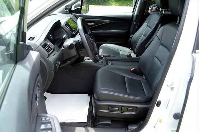 used 2022 Honda Pilot car, priced at $37,950
