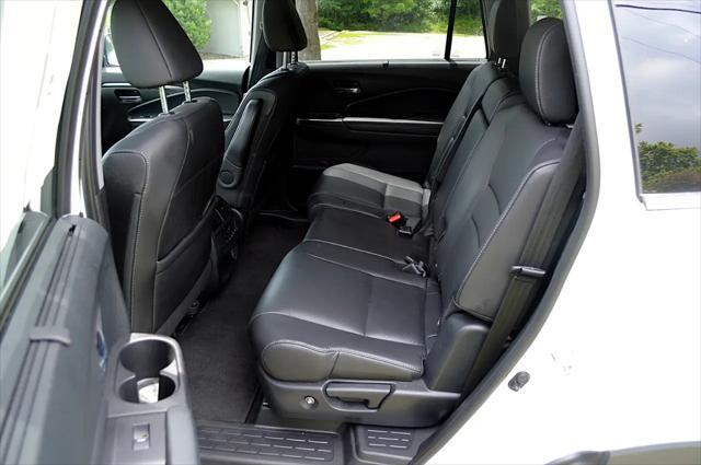 used 2022 Honda Pilot car, priced at $37,950