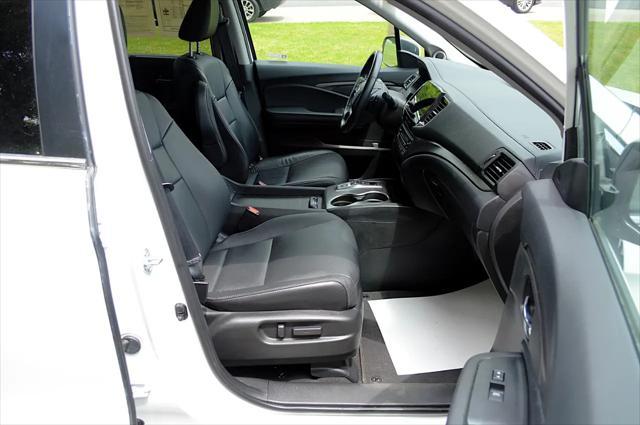 used 2022 Honda Pilot car, priced at $37,950