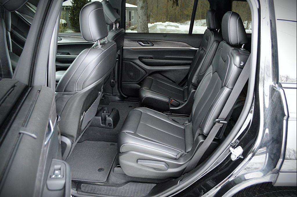 used 2024 Jeep Grand Cherokee L car, priced at $38,950