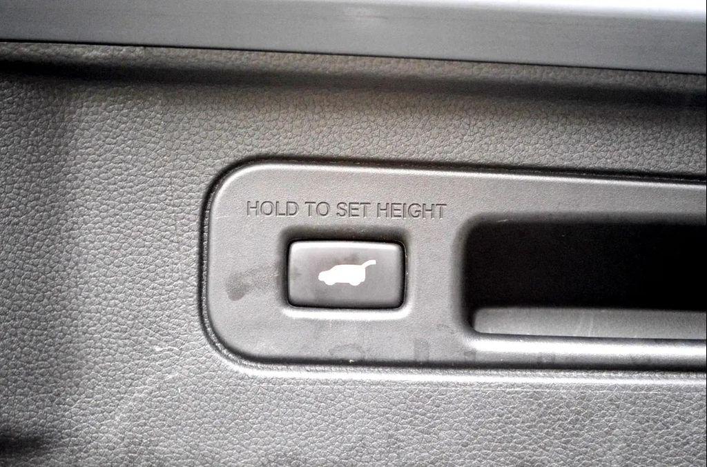 used 2025 Honda Pilot car, priced at $42,250