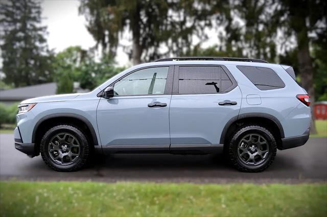 used 2025 Honda Pilot car, priced at $43,950
