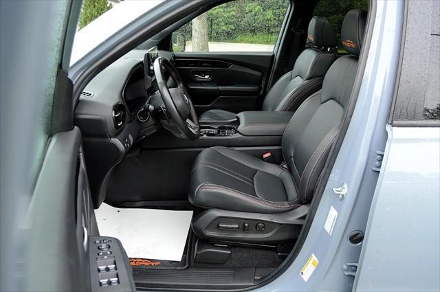 used 2025 Honda Pilot car, priced at $43,950