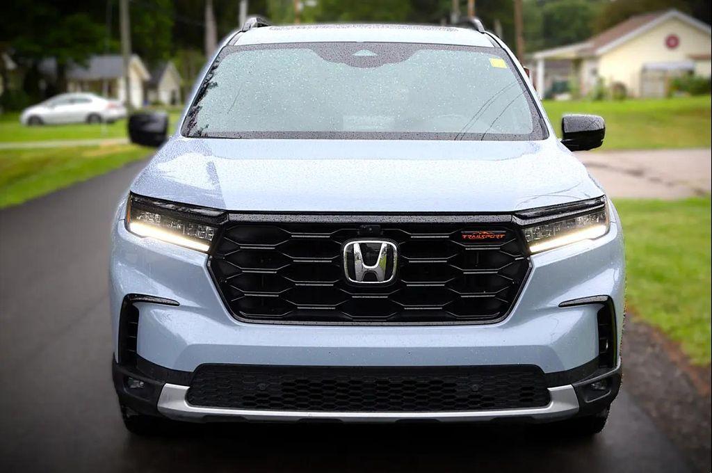 used 2025 Honda Pilot car, priced at $42,250