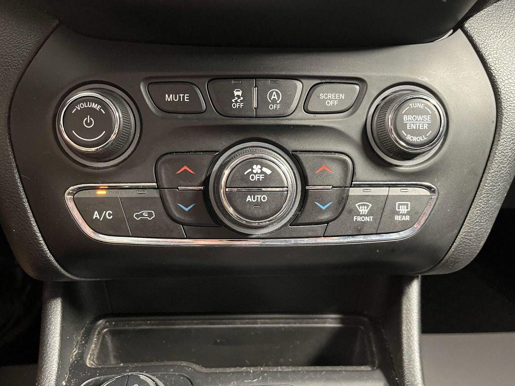 used 2022 Jeep Cherokee car, priced at $24,995