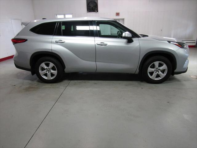 used 2022 Toyota Highlander car, priced at $32,495