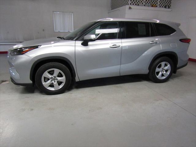 used 2022 Toyota Highlander car, priced at $32,495