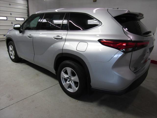 used 2022 Toyota Highlander car, priced at $32,495