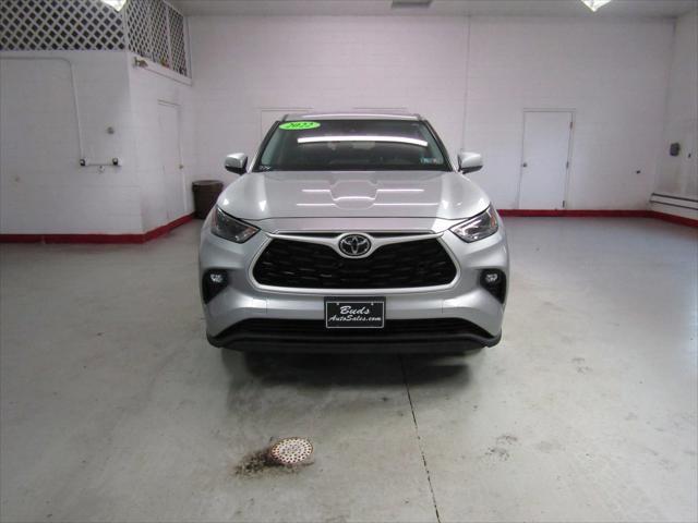 used 2022 Toyota Highlander car, priced at $32,495