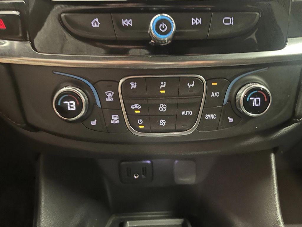 used 2023 Chevrolet Traverse car, priced at $29,995
