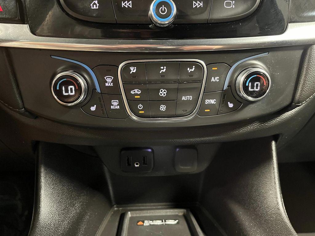 used 2023 Chevrolet Traverse car, priced at $30,995