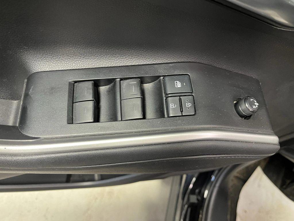 used 2022 Toyota Highlander car, priced at $35,995