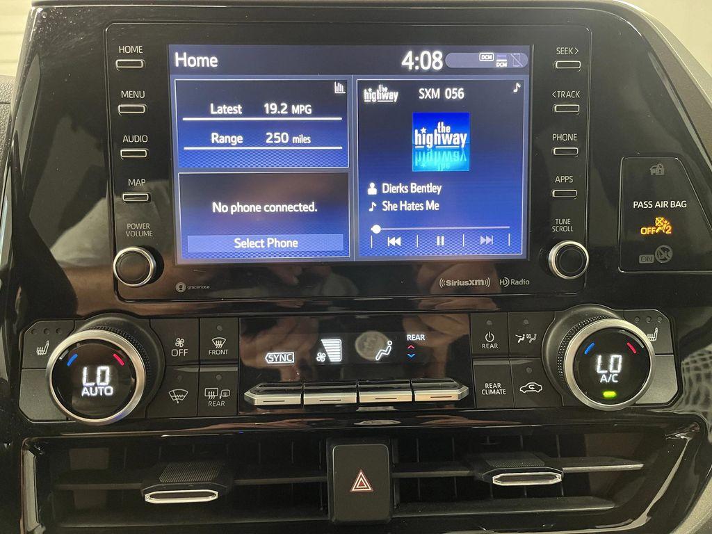used 2022 Toyota Highlander car, priced at $35,995