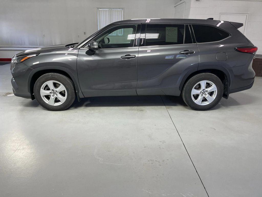 used 2022 Toyota Highlander car, priced at $32,495