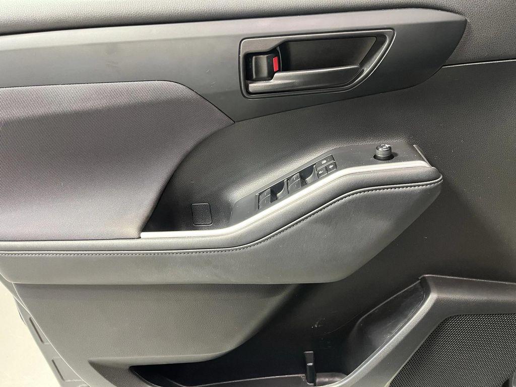 used 2022 Toyota Highlander car, priced at $32,495