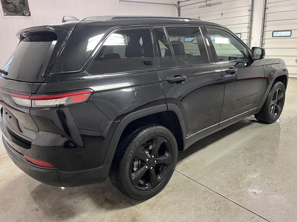 used 2022 Jeep Grand Cherokee car, priced at $28,995