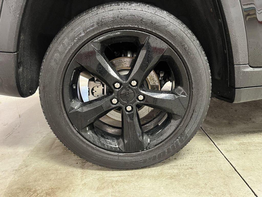 used 2022 Jeep Grand Cherokee car, priced at $28,995