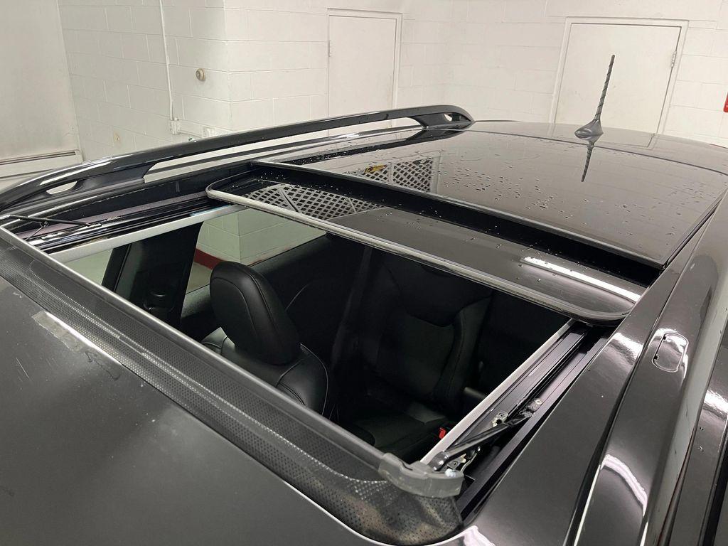 used 2022 Jeep Cherokee car, priced at $25,495