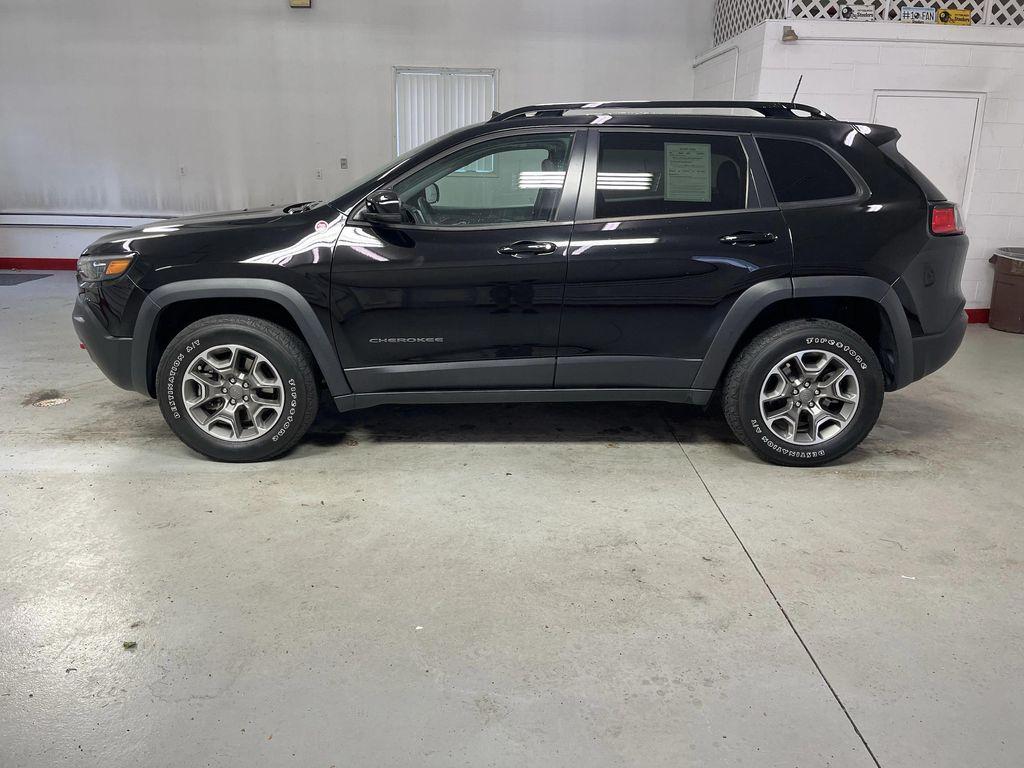 used 2022 Jeep Cherokee car, priced at $25,495